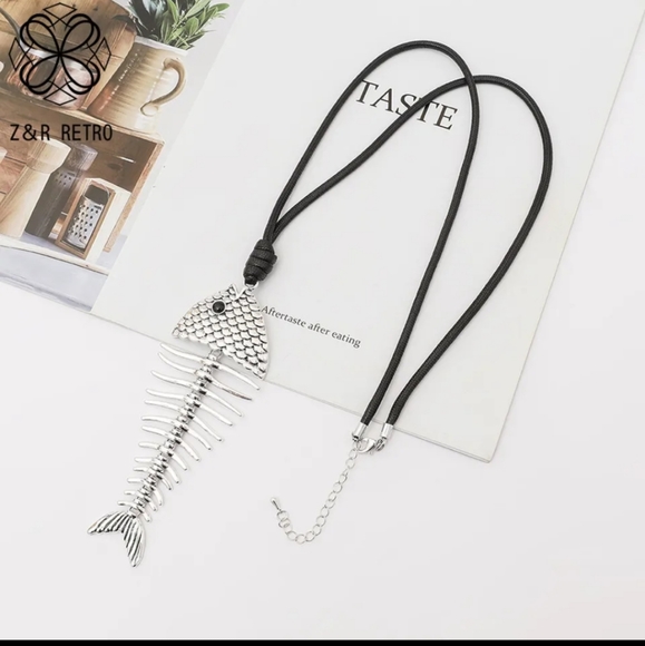 Fish necklace pendant MOVES gold BIG FISH BONES SKULL New chain available - Picture 9 of 9